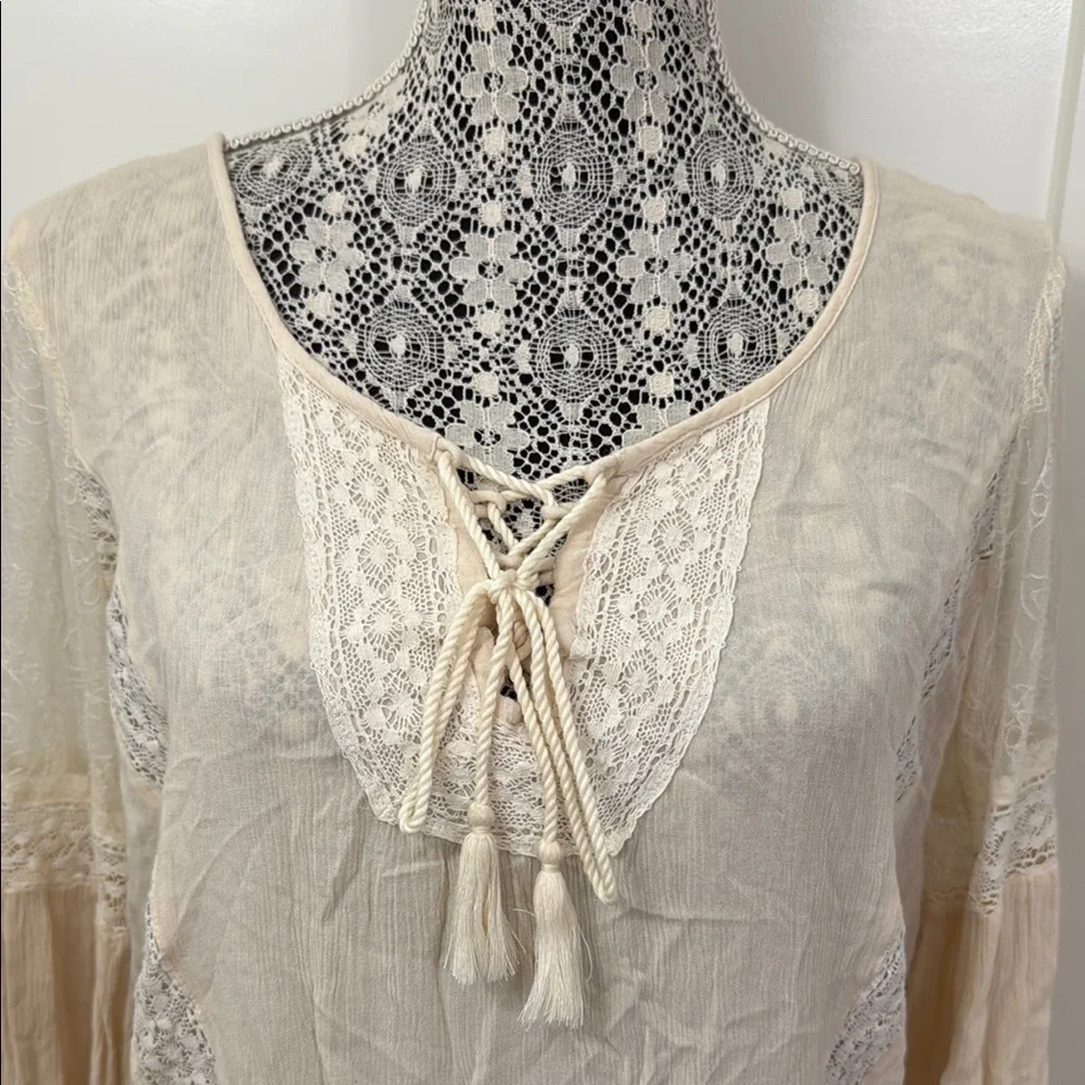 American Eagle Outfitters Women's Cream and White Blouse Size S/P